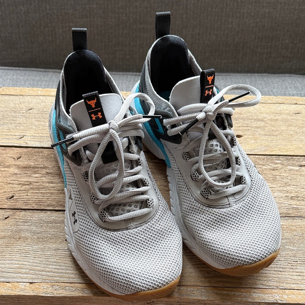 Under Armour Sneakers